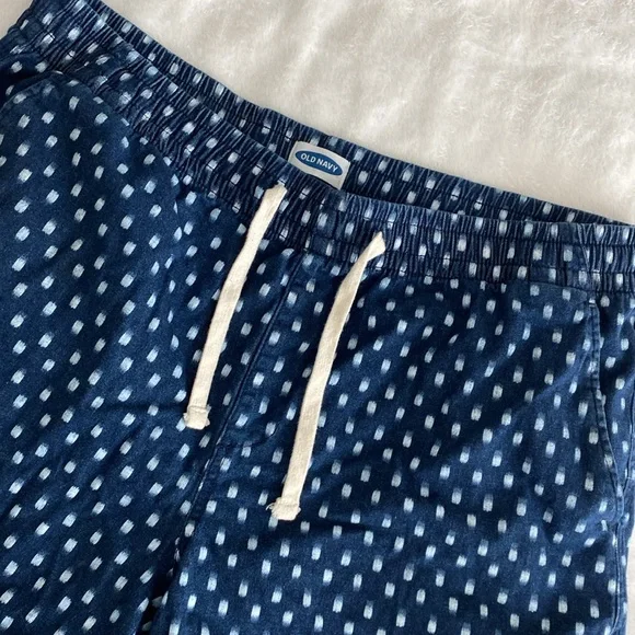 Old Navy navy blue white dotted print shorts - Picture 3 of 17
